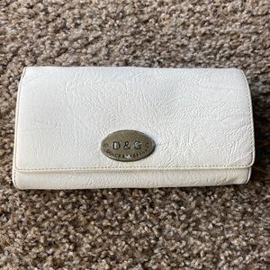 dolce & habana white wallet